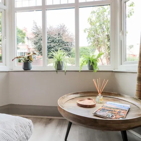 41 Chatsworth Gardens