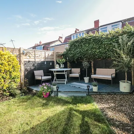 41 Chatsworth Gardens Scarborough